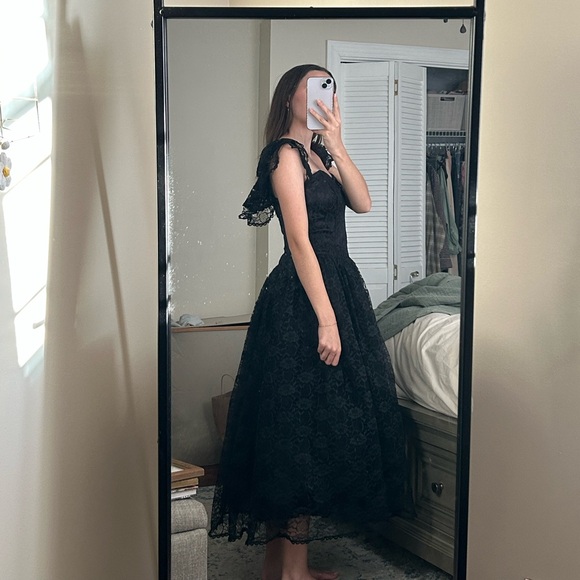 Gunne Sax Vintage Black Lace Elegant Prom Dress - Picture 2 of 13